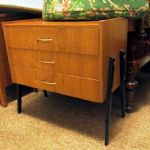 183 3061 CHEST OF DRAWERS